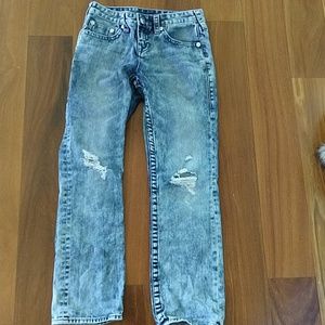Manufacturer Ripped jeans